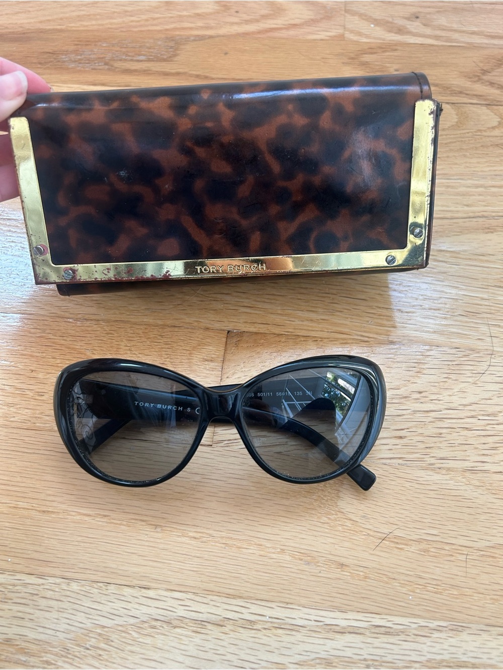 Tory Burch Black Cat-Eye Sunglasses with Tortoiseshell Case